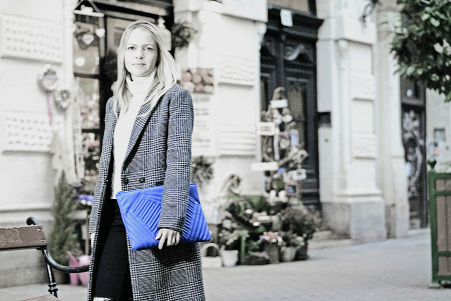 beat the spring chill in style: check boyfriend coat, ripped jeans, chunky knit and bold clutch EPIC STREET STYLE by Gabriella