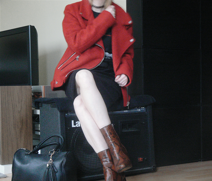 easy and versatile red biker jacket rush tour tee kurt geiger snape ankle boots