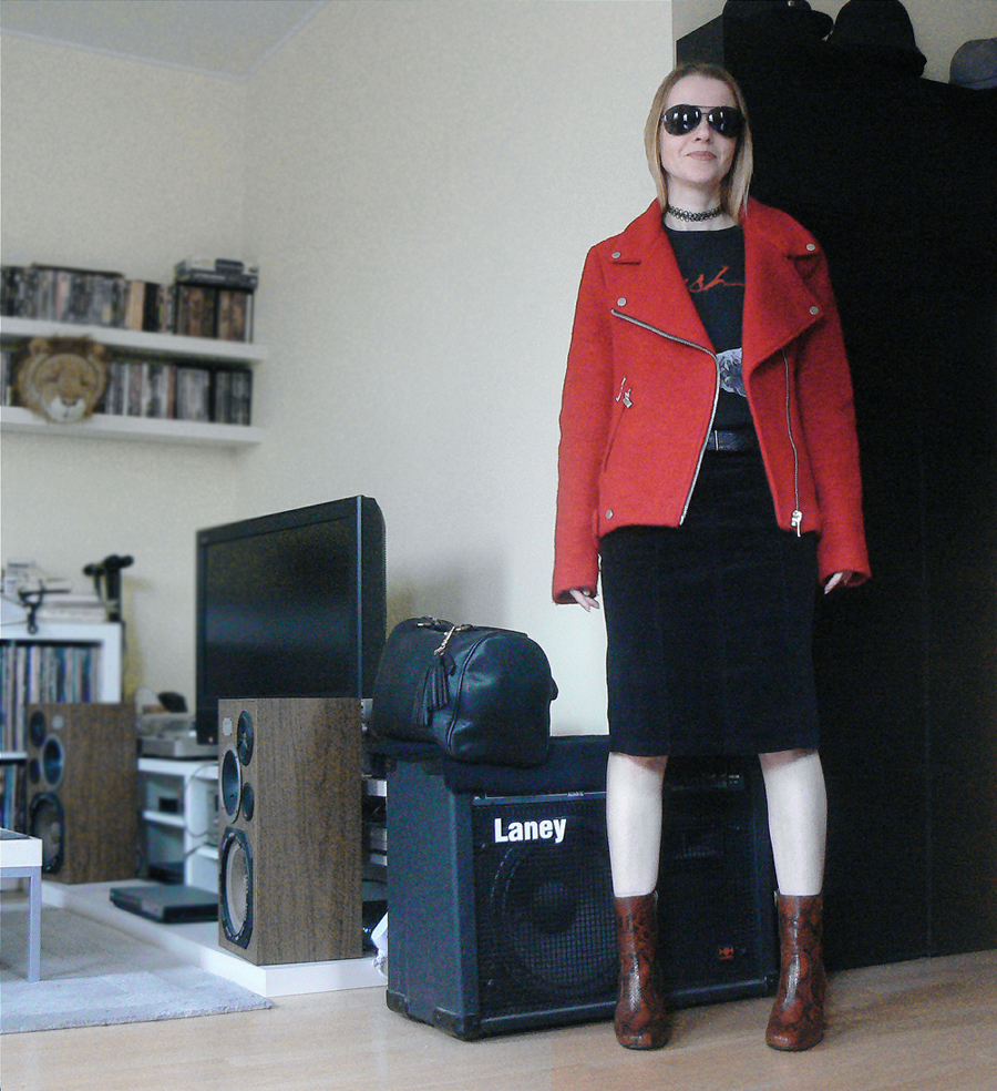 easy and versatile red biker jacket rush tour tee kurt geiger snape ankle boots