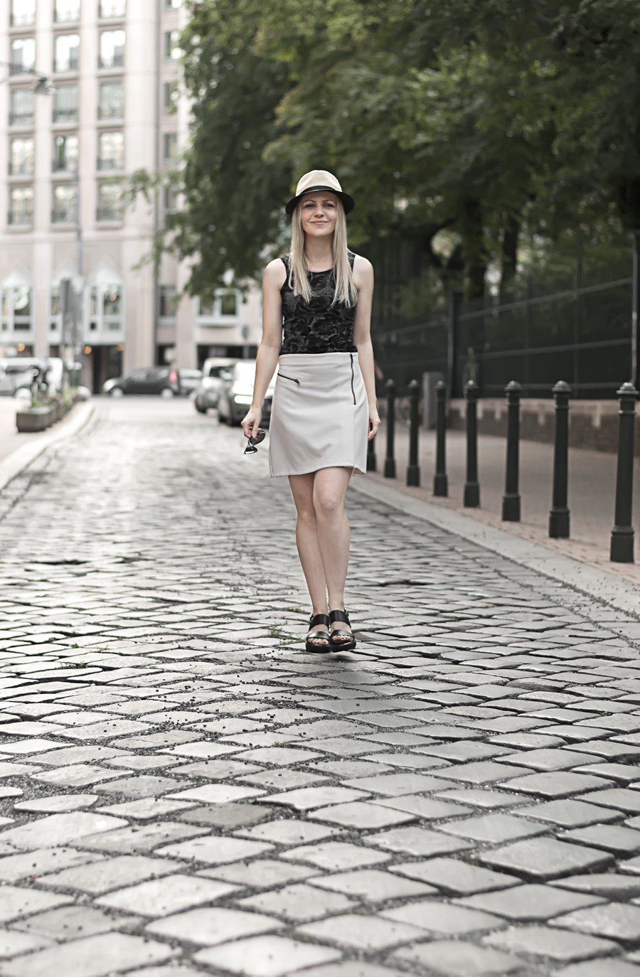 floral nineties crop top, white biker skirt, straw trilby, chunky minimal sandals, black aviators, summer outfit