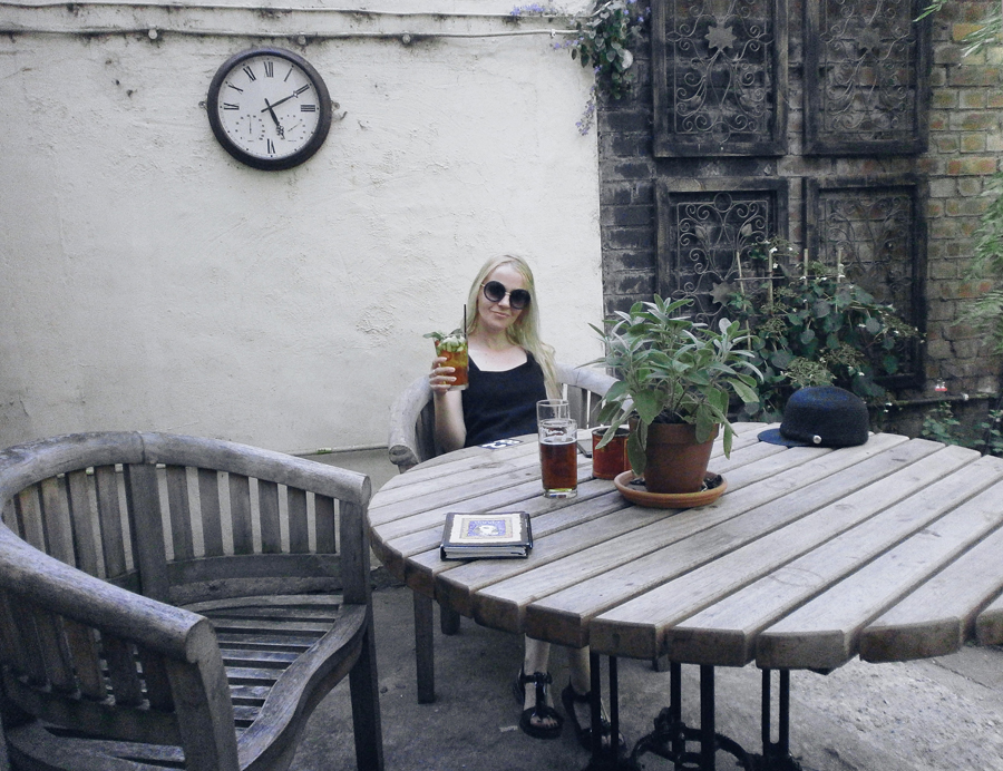 little black dress, oversized shades, Pimms, Spaniards Inn, London