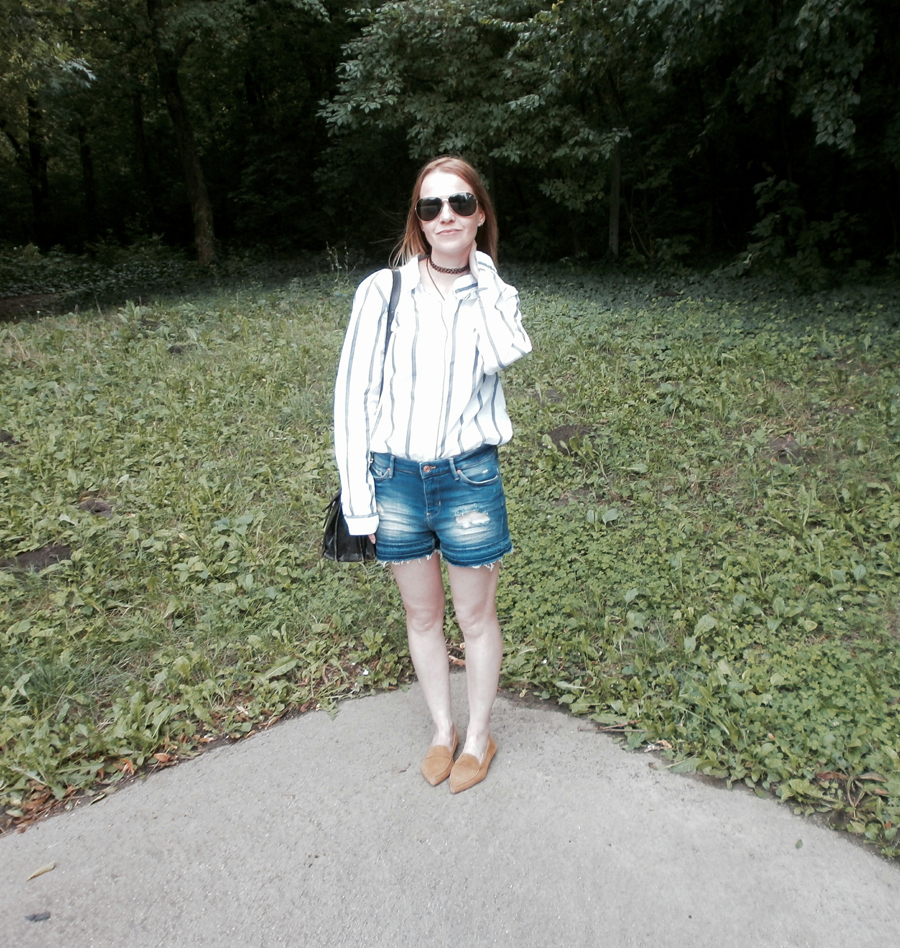 summer casual chic, striped shirt, distressed denim shorts, suede flats