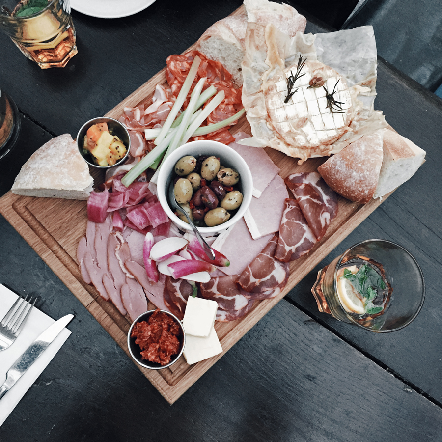 Spaniards Inn London Hampstead food cheese coldcuts sharer platter summer alfresco gourmet