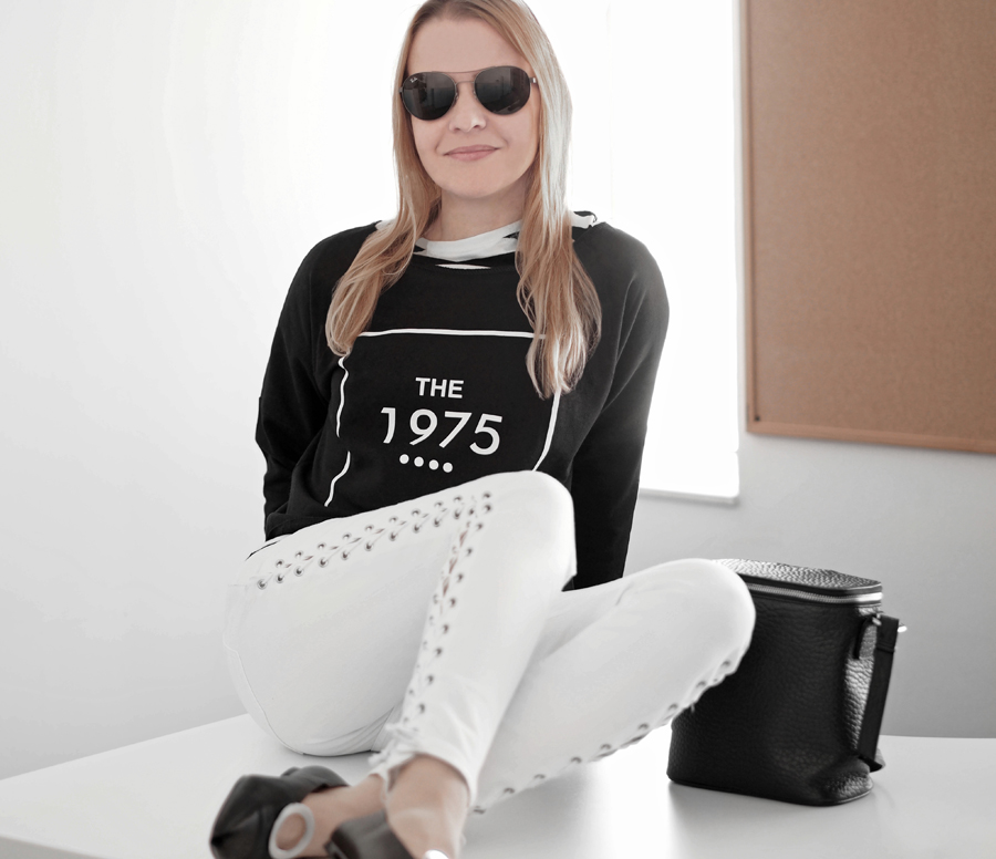 minimal chic outfit white lace-up skinny high waist jeans Topshop Jamie, Muji black and white striped t-shirt, black the 1975 cropped sweatshirt, silver loop detail leather pumps H&M, Nakedvice The Perspective leather bag, Ray-Ban sunglasses