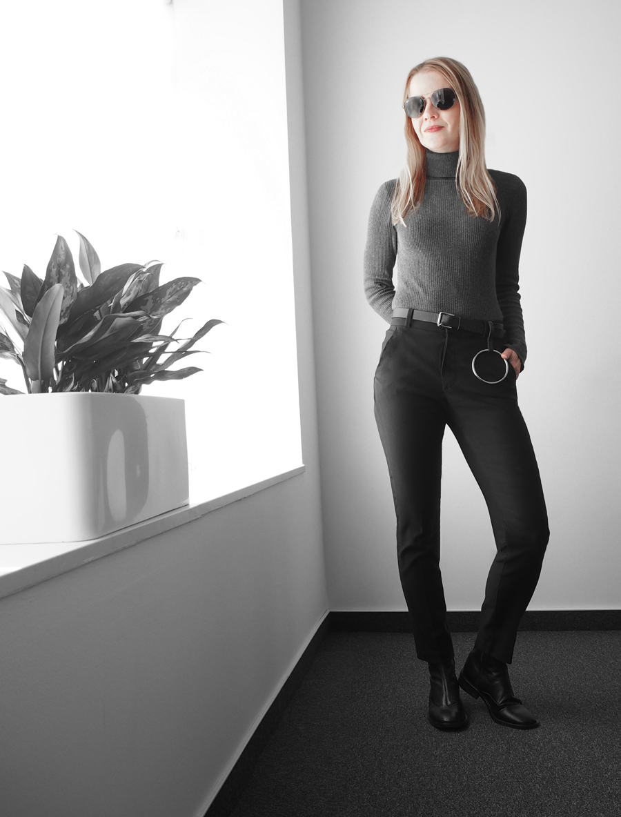 epic smart minimal outfit black suit flat boots grey poloneck loop belt ray-ban