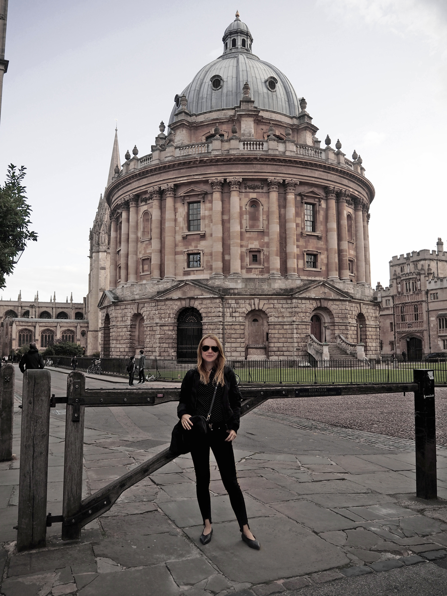 all black daytrip outfit H&M skinny jeans New Look pinspot shirt pointed flats Nakedvice 1995 bag ray-ban sunglasses bomber jacket oxford