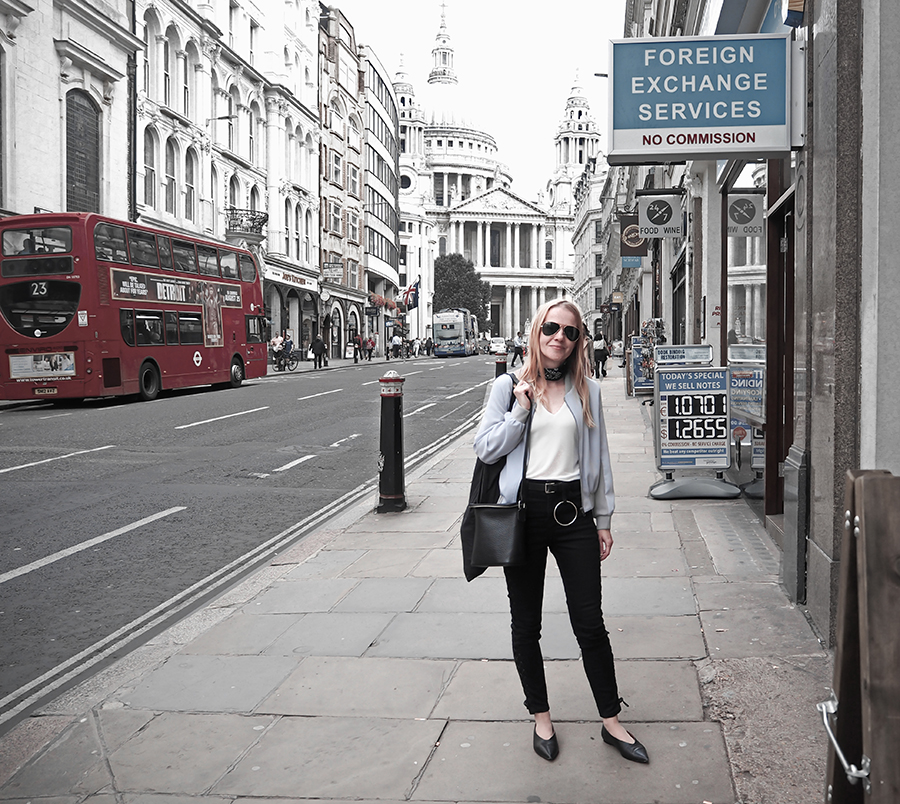 Black and white minimal outfit steel blue bomber jacket street style London city St. Paul's Cathedral
