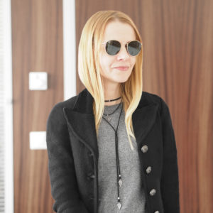 minimal office-friendly smart casual outfit black grey look blazer sweater choker ray-ban